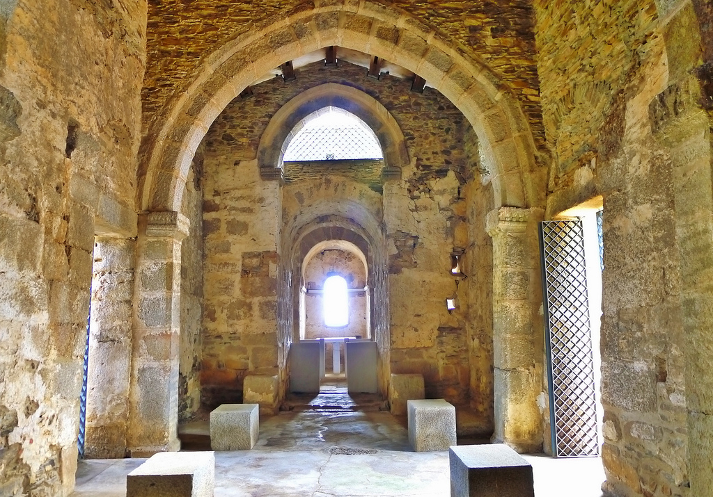 Interior Basílica Visigoda de Santa Lucía del Trampal, Alcuescar